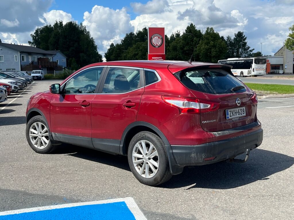Nissan Qashqai 2014 Punainen