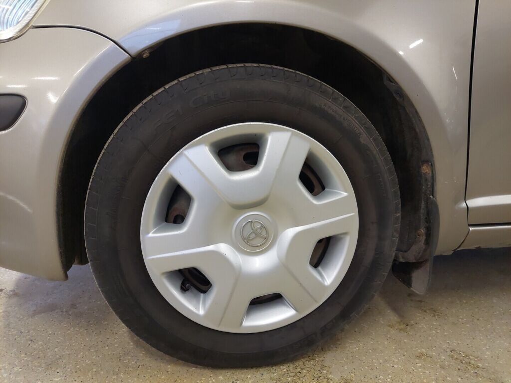 Toyota Yaris 2005 Hopea