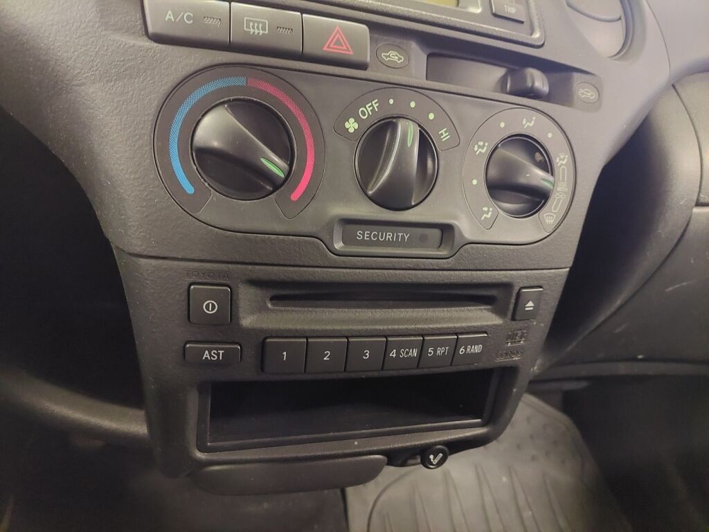 Toyota Yaris 2005 Hopea