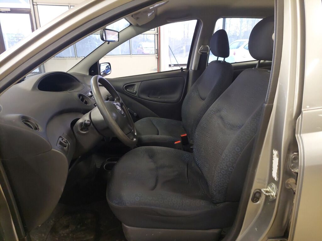 Toyota Yaris 2005 Hopea