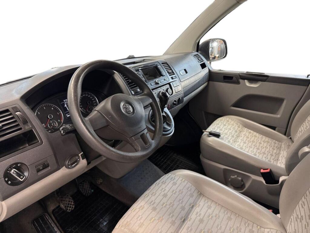 Volkswagen Transporter 2010 Valkoinen