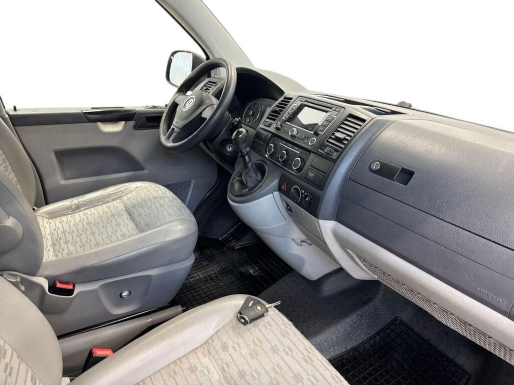 Volkswagen Transporter 2010 Valkoinen