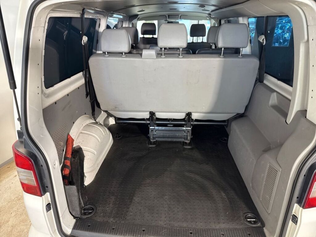 Volkswagen Transporter 2010 Valkoinen