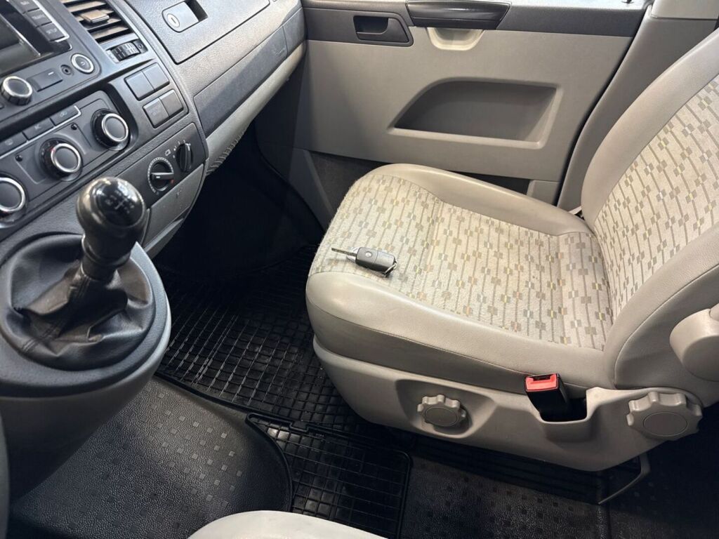 Volkswagen Transporter 2010 Valkoinen