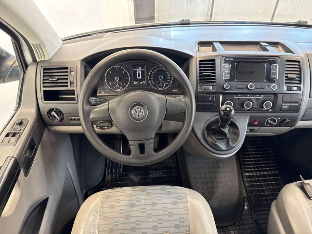 Volkswagen Transporter 2010 Valkoinen