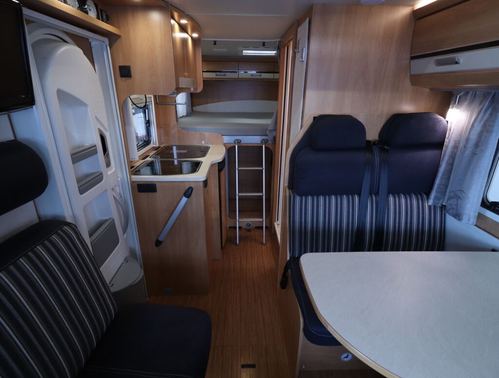 Dethleffs Globebus I 011 2014 Valkoinen