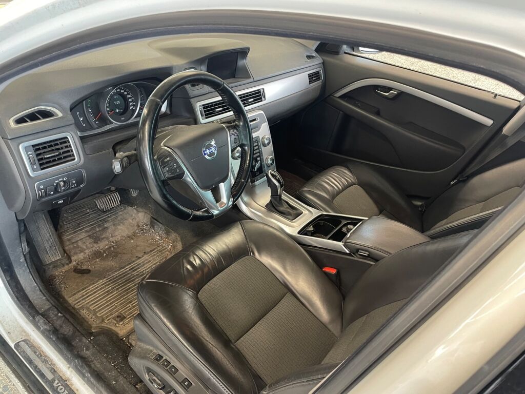 Volvo V70 2015 Valkoinen
