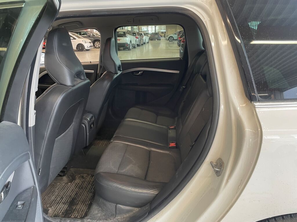 Volvo V70 2015 Valkoinen