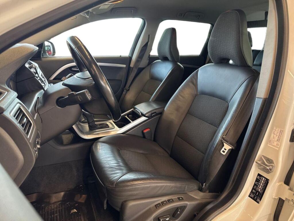 Volvo V70 2015 Valkoinen