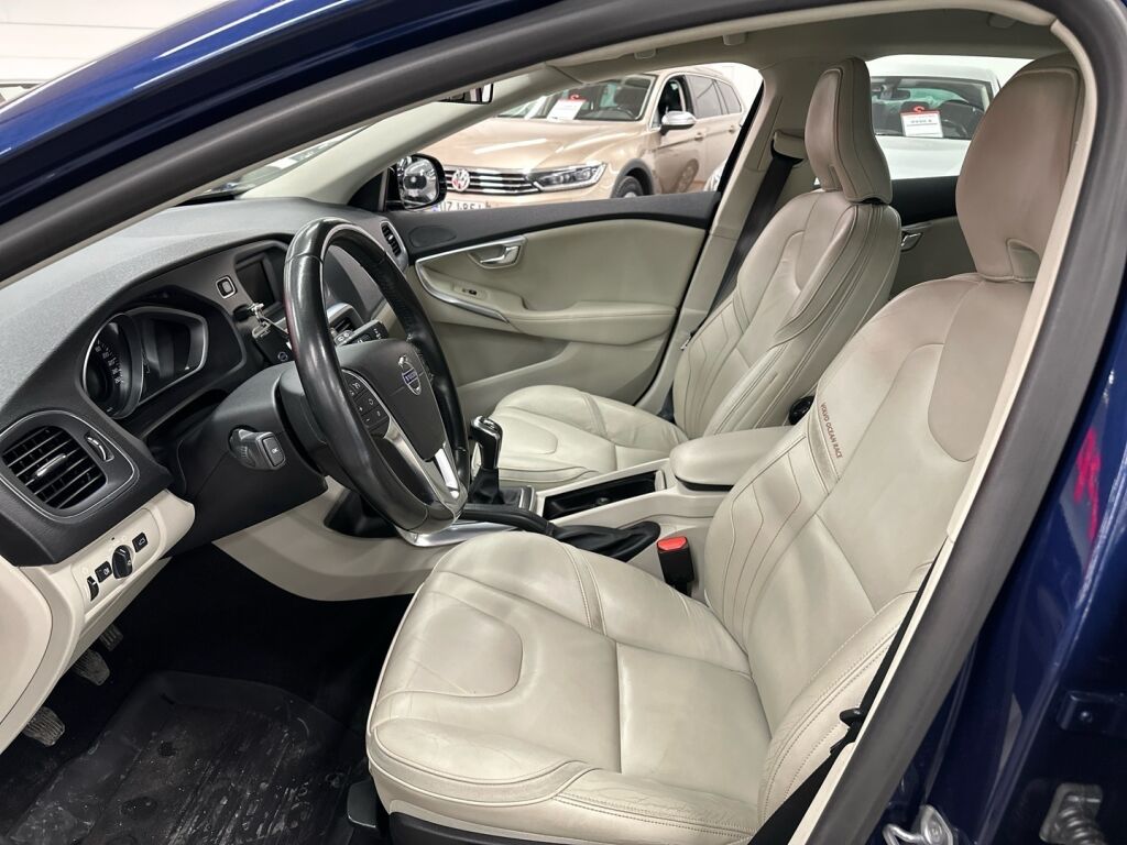 Volvo V40 2015 Sininen