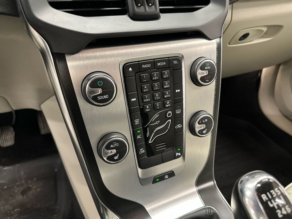 Volvo V40 2015 Sininen