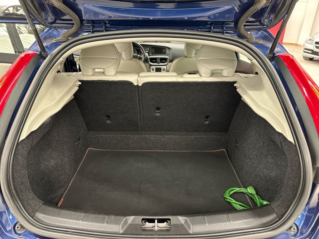 Volvo V40 2015 Sininen