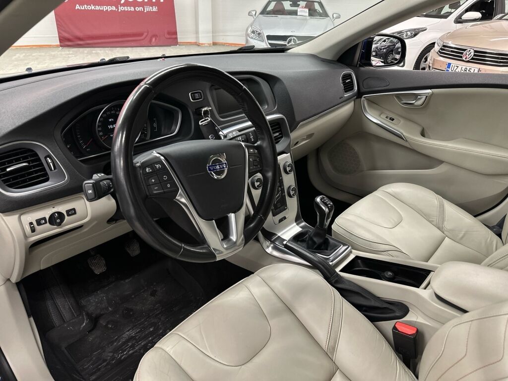 Volvo V40 2015 Sininen