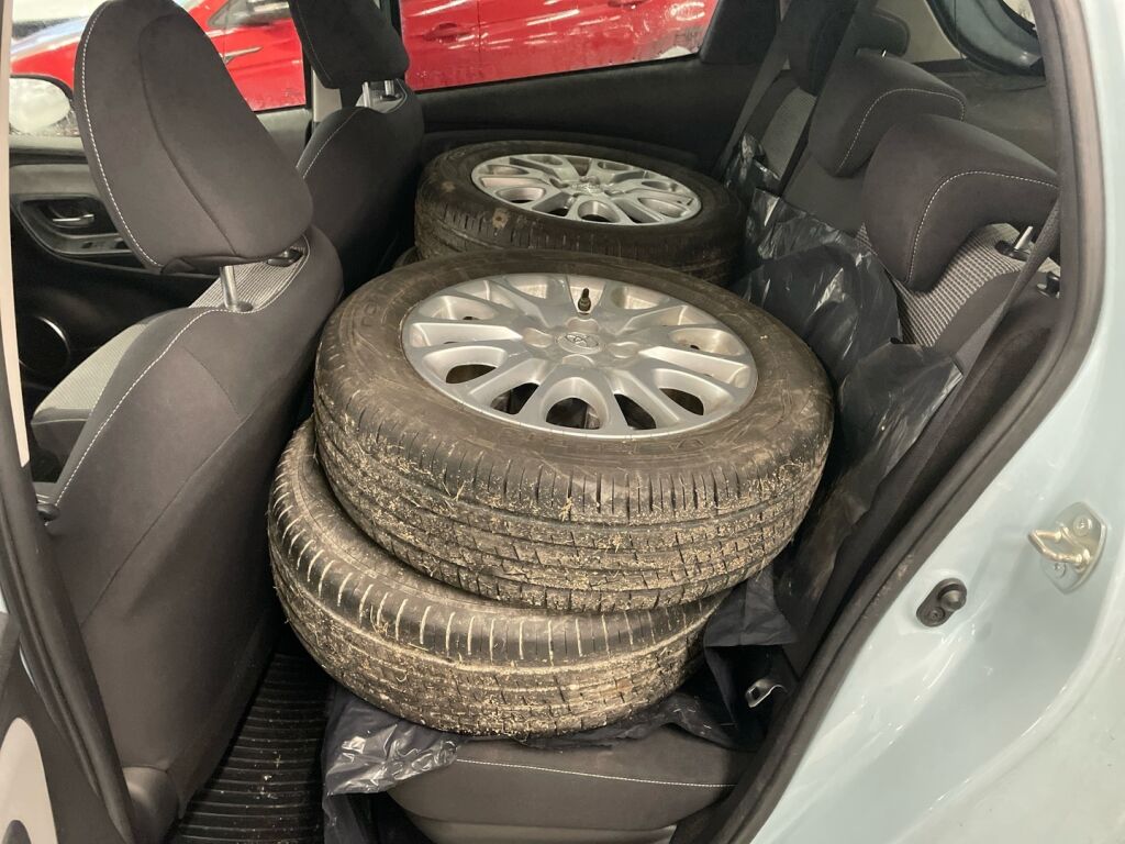 Toyota Yaris 2015 Sininen