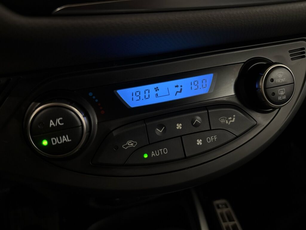 Toyota Yaris 2015 Sininen