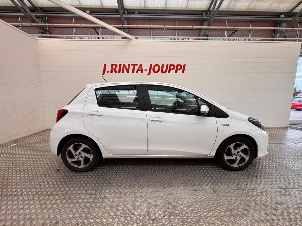 Toyota Yaris 2015 Valkoinen
