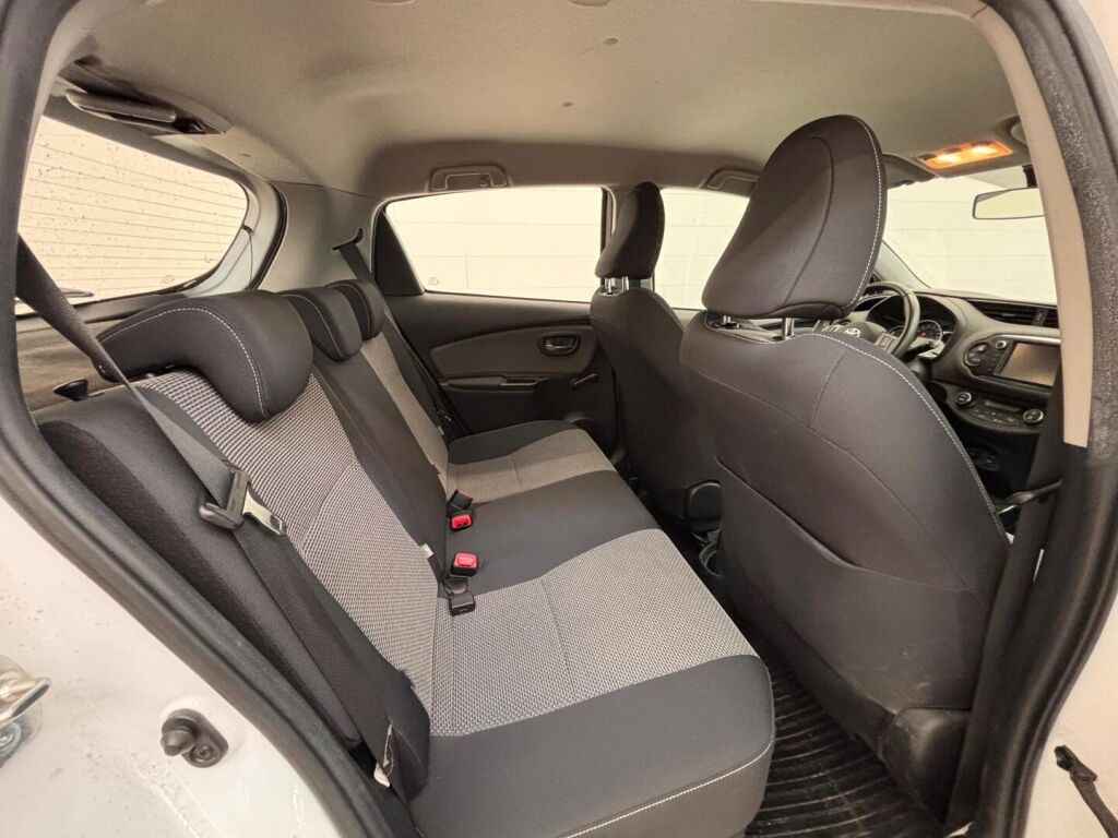 Toyota Yaris 2015 Valkoinen