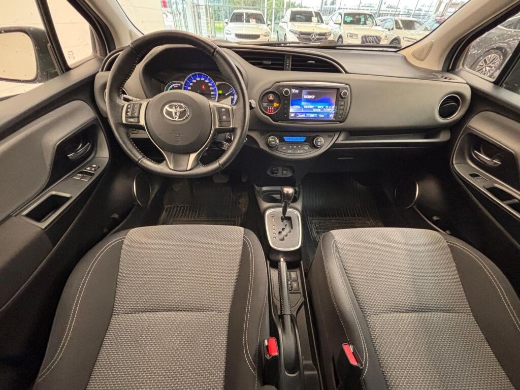 Toyota Yaris 2015 Valkoinen