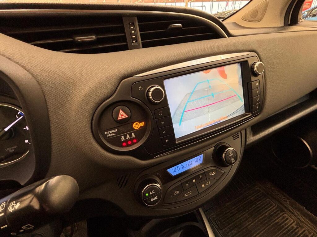 Toyota Yaris 2015 Valkoinen