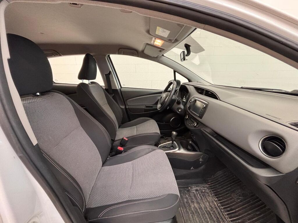 Toyota Yaris 2015 Valkoinen