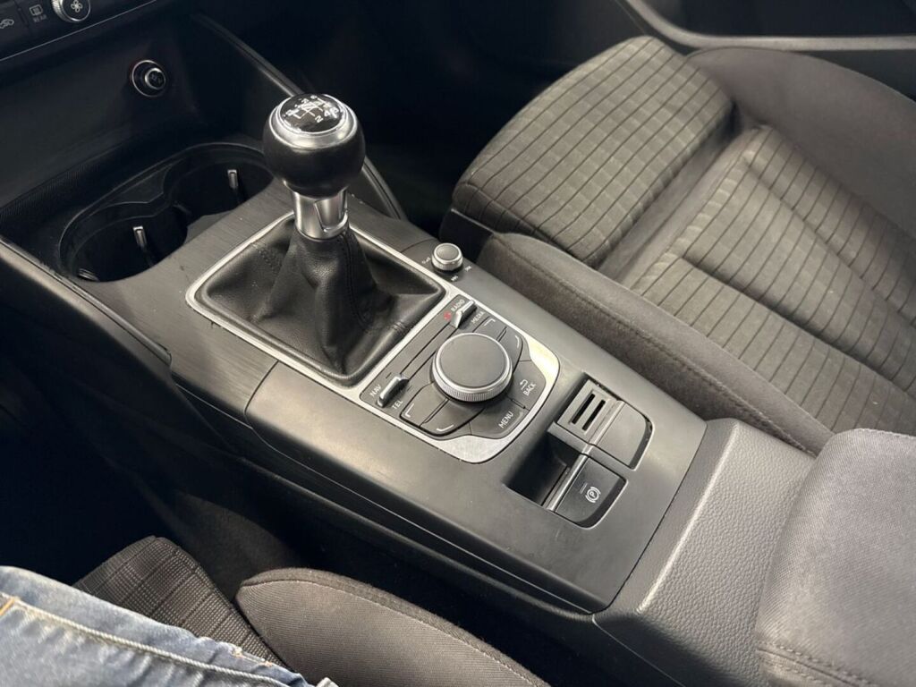 Audi A3 2015 Harmaa