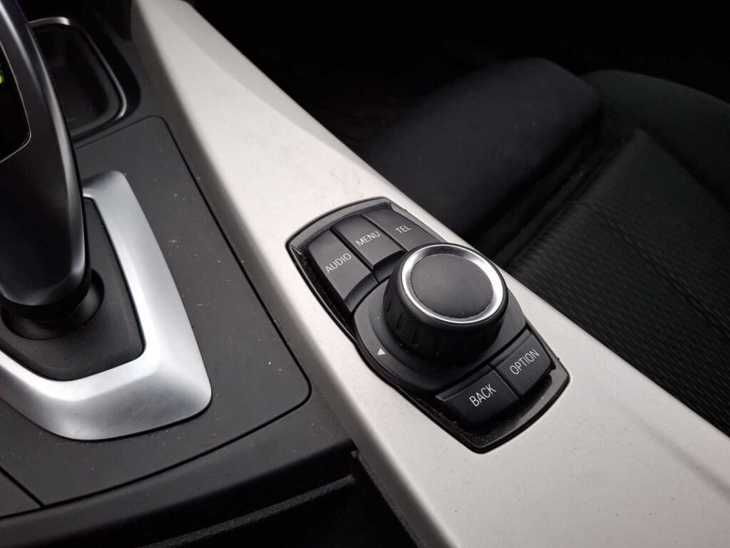 BMW 320 2015 Harmaa