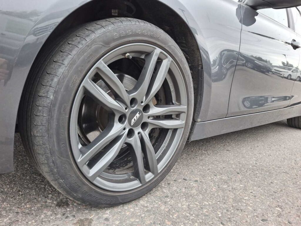 BMW 320 2015 Harmaa