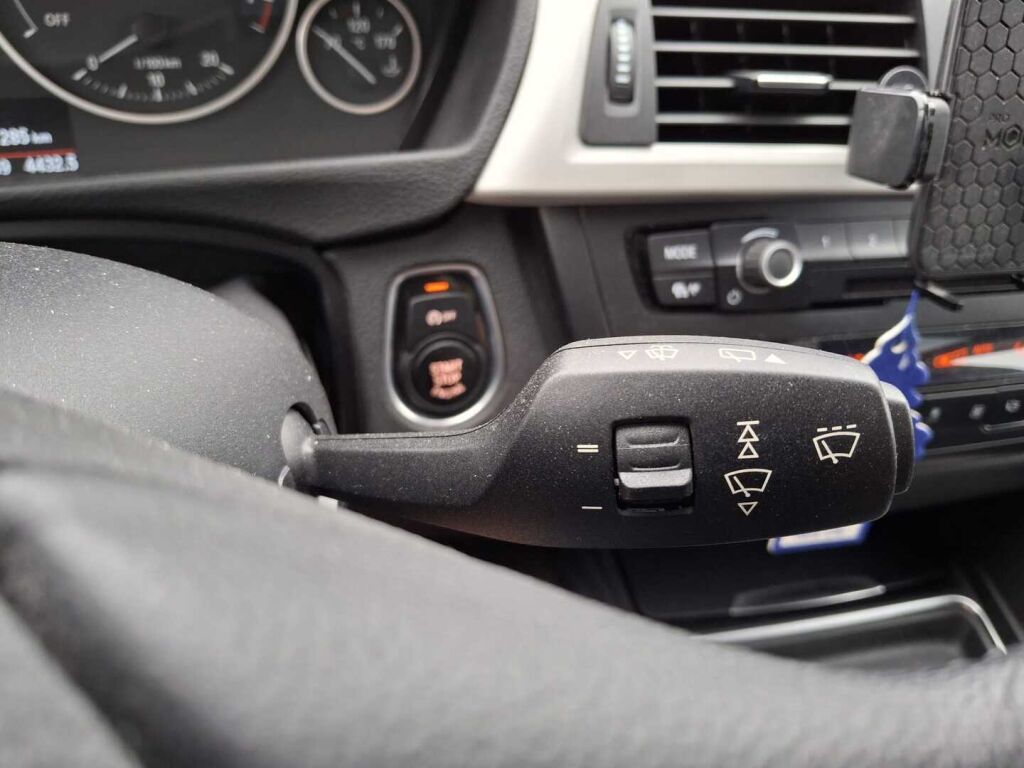 BMW 320 2015 Harmaa