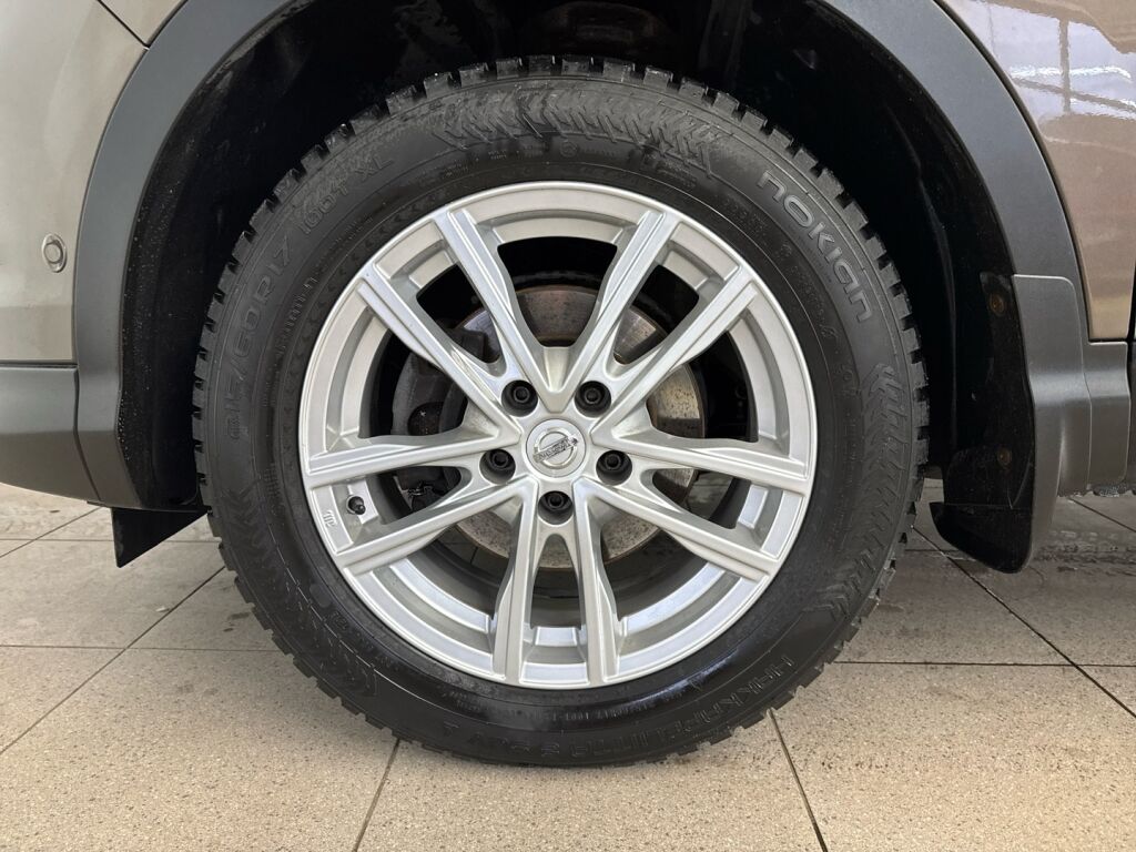 Nissan Qashqai 2015 Ruskea (beige)