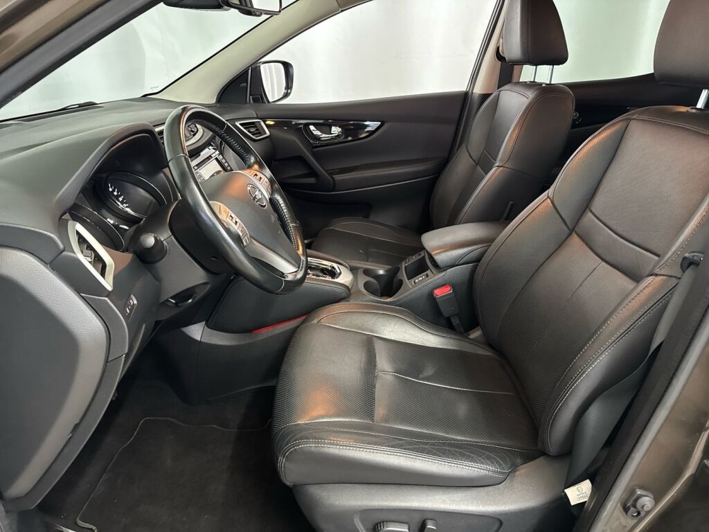 Nissan Qashqai 2015 Ruskea (beige)
