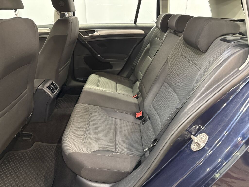 Volkswagen Golf 2015 Sininen