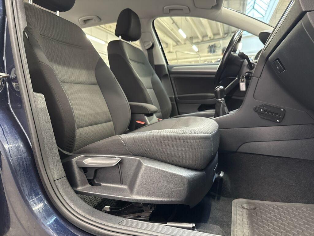 Volkswagen Golf 2015 Sininen