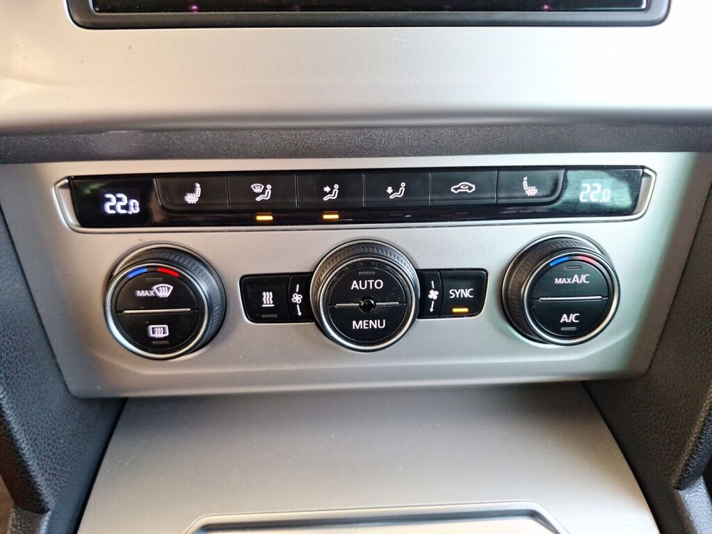 Volkswagen Passat 2015 Hopea