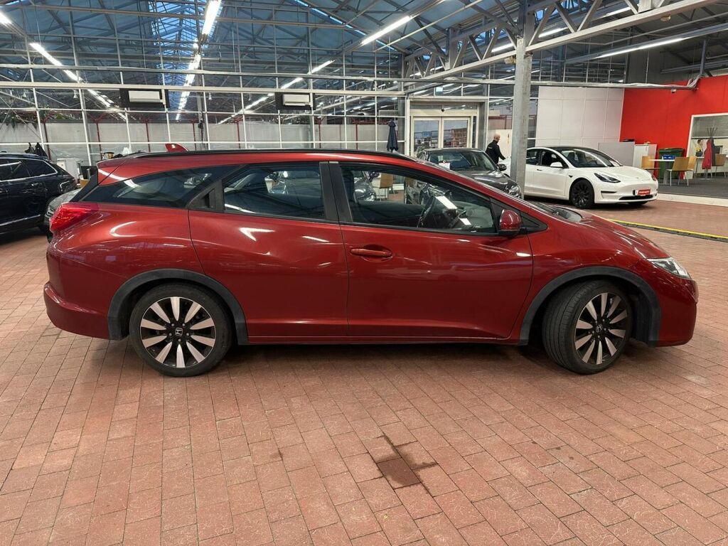Honda Civic 2015 Punainen