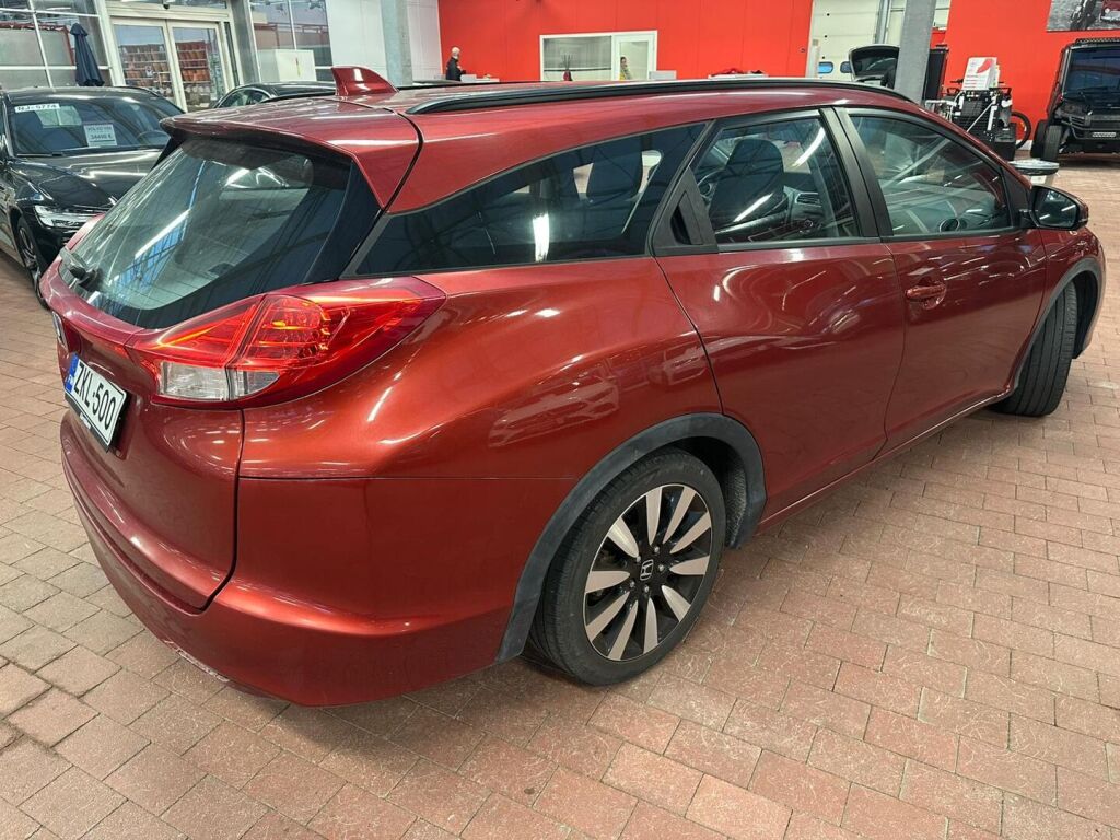 Honda Civic 2015 Punainen