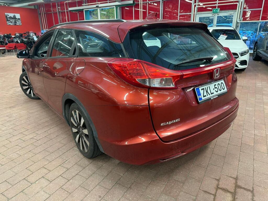 Honda Civic 2015 Punainen