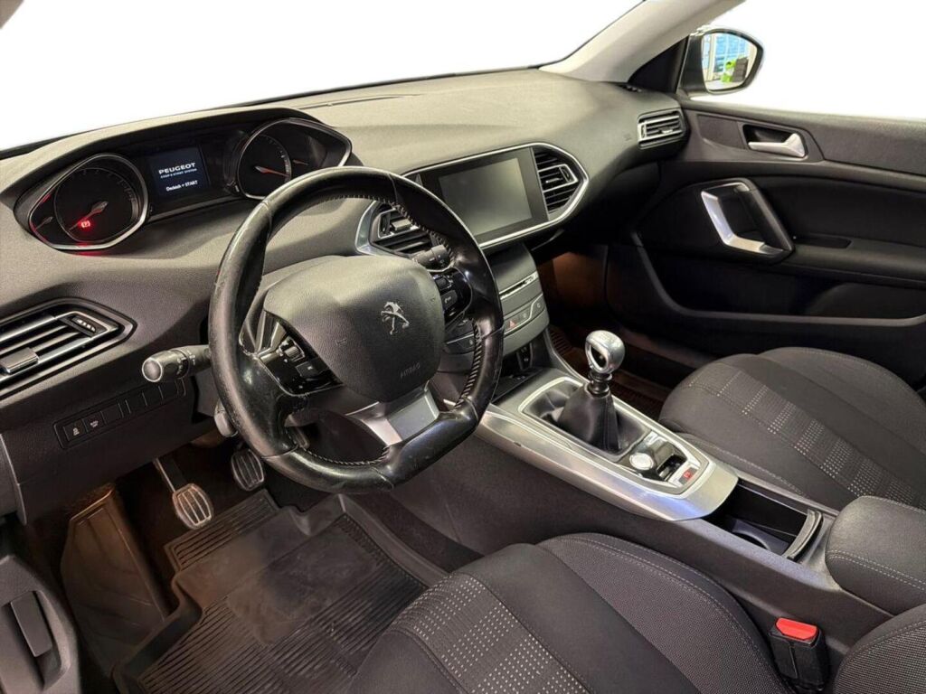 Peugeot 308 SW Allure e-HDi 115 2015, photo 7/25
