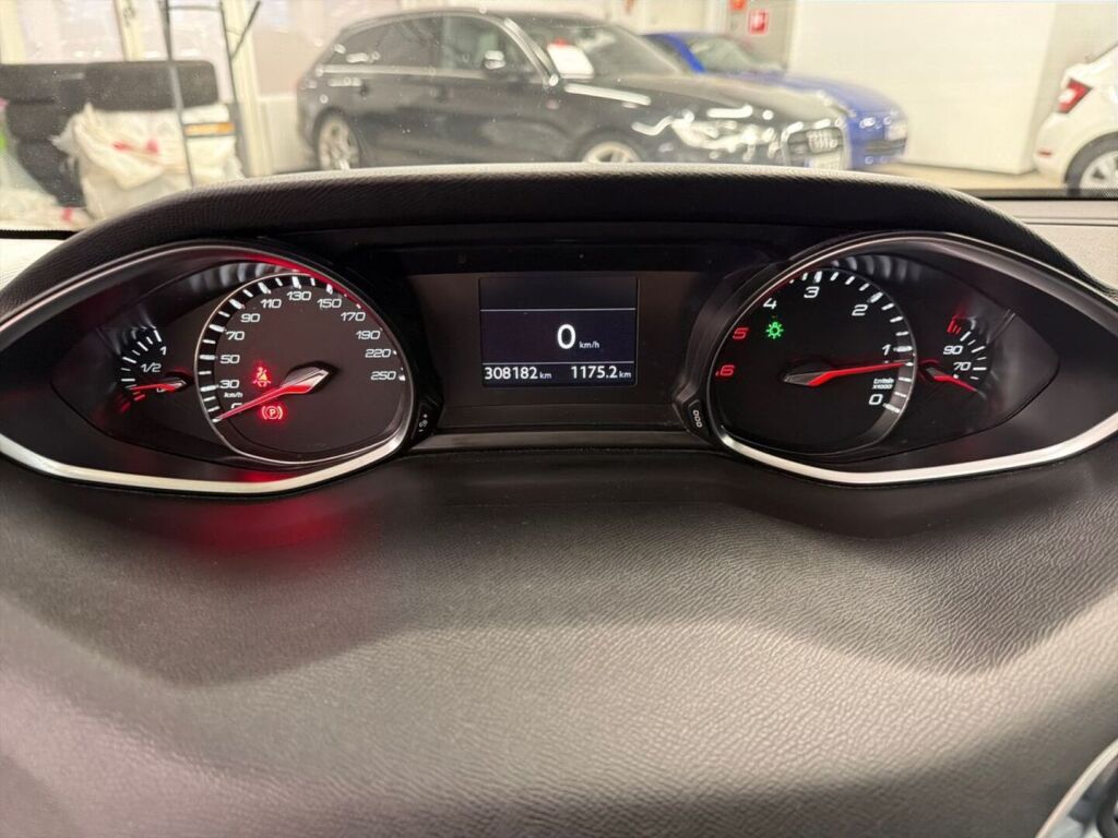 Peugeot 308 2015 Harmaa