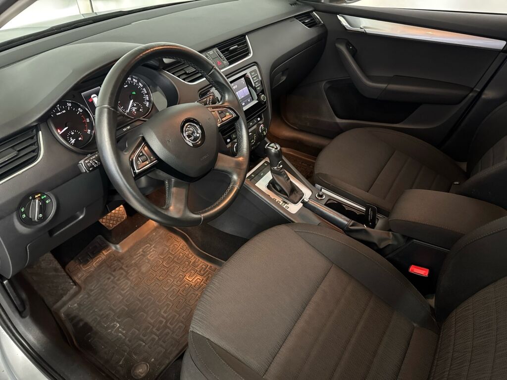 Skoda Octavia 2015 Hopea