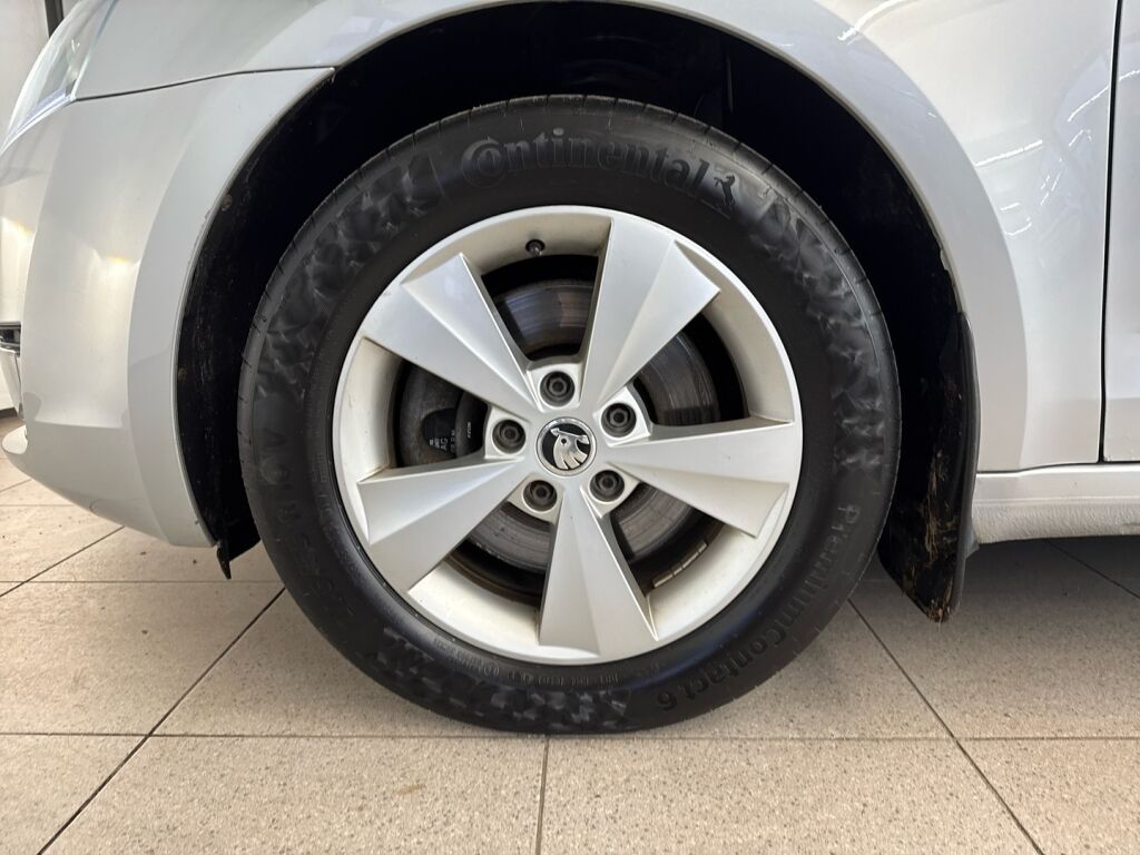 Skoda Octavia 2015 Hopea