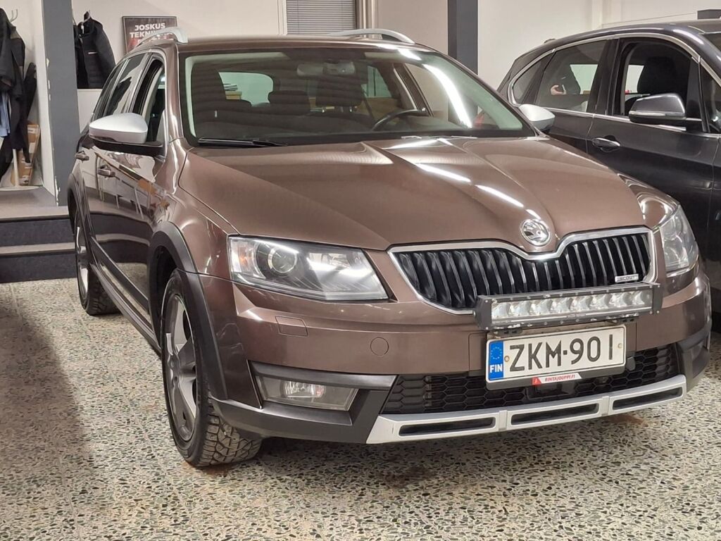 Skoda Octavia 2015 Ruskea (beige)