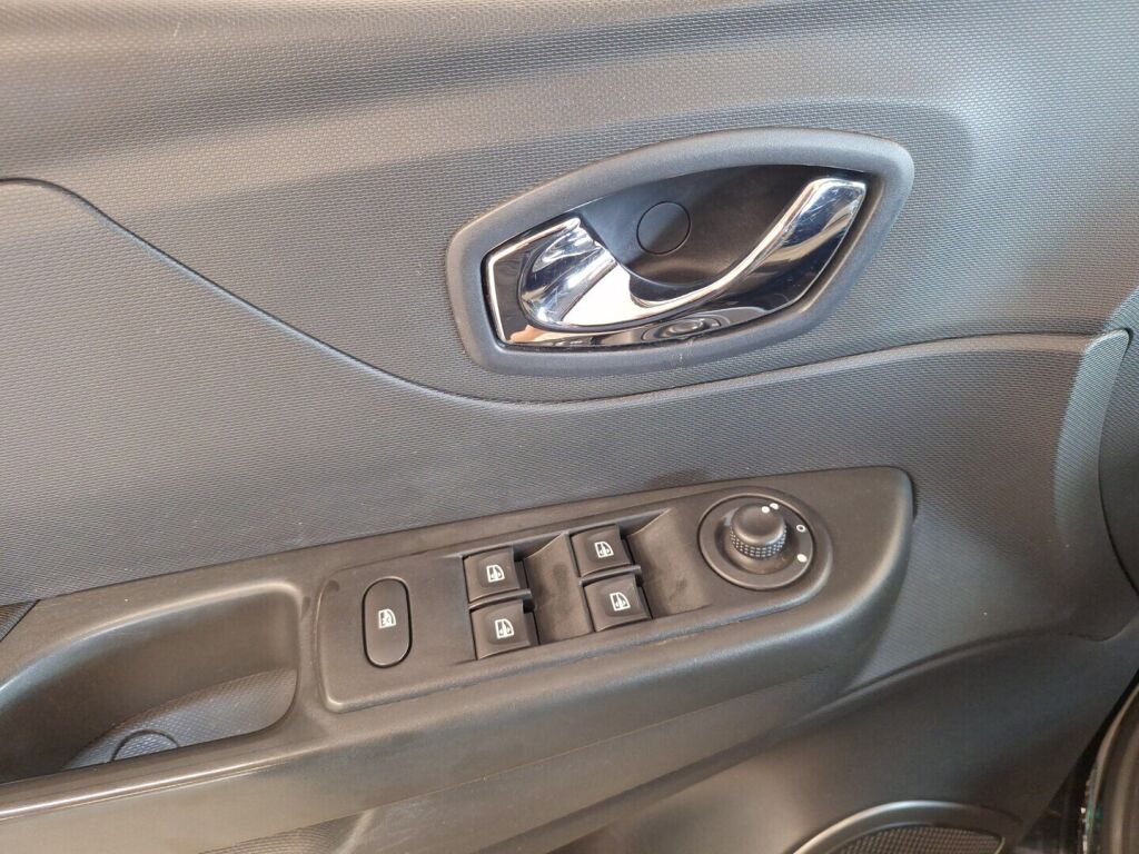 Renault Captur 2015 Musta