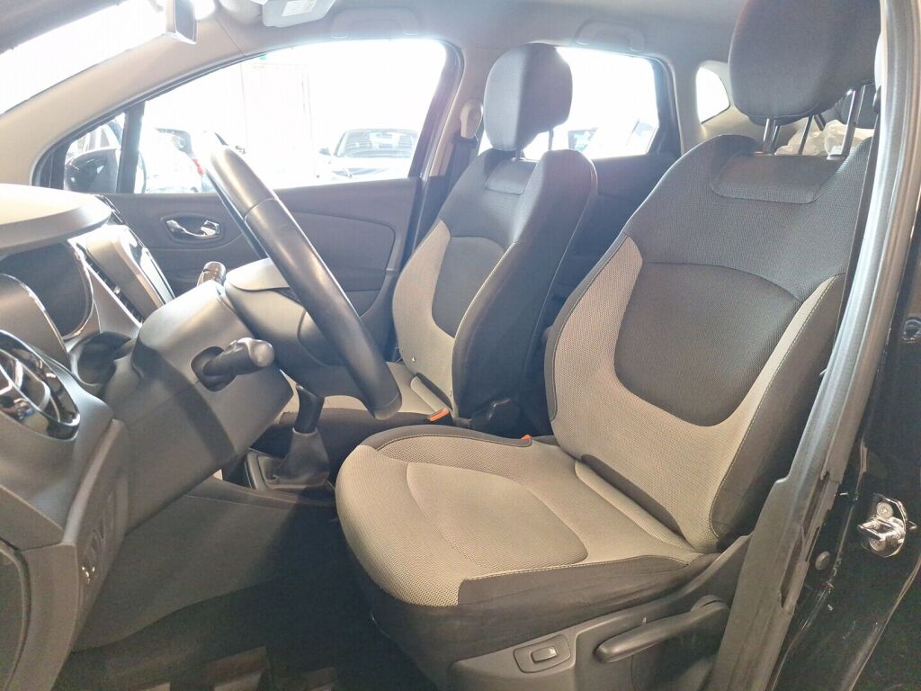 Renault Captur 2015 Musta