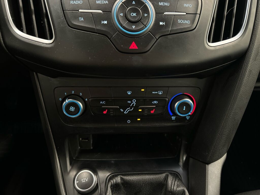 Ford Focus 2015 Sininen