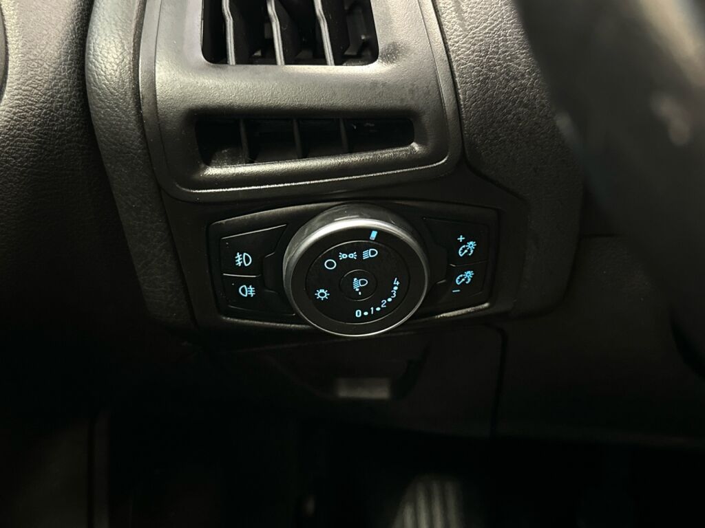 Ford Focus 2015 Sininen