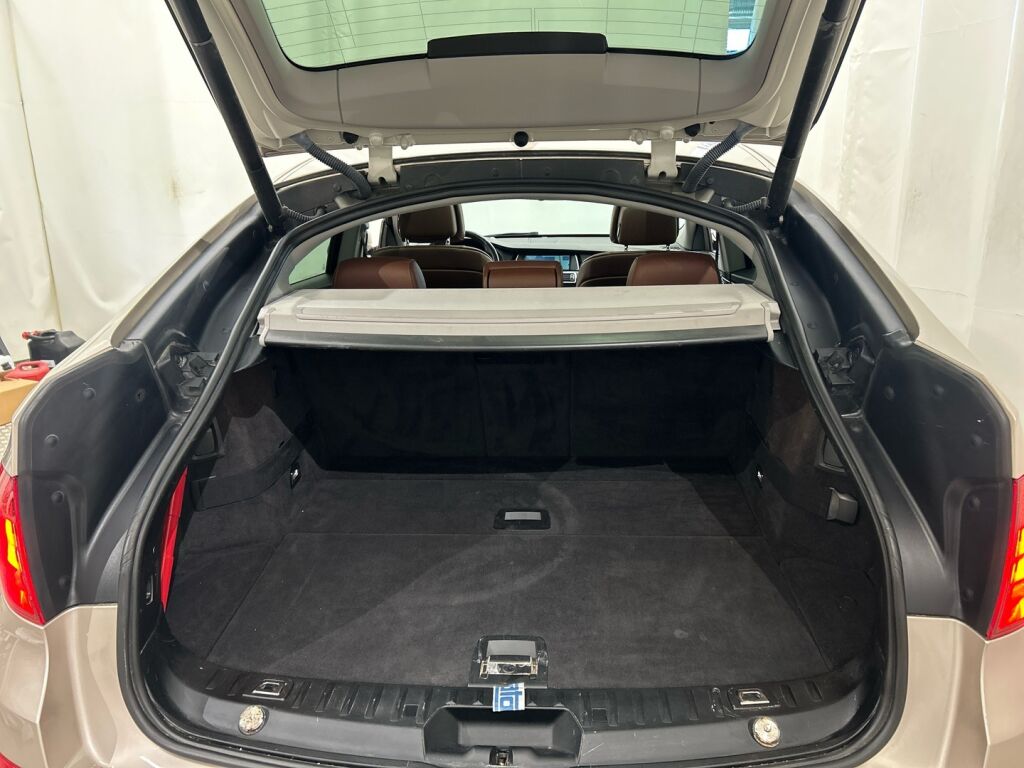 BMW 530 GRAN TURISMO 2011 Met. Ruskea (beige)