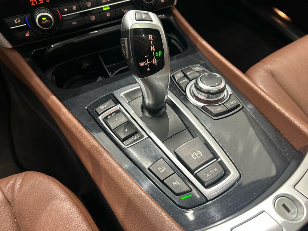 BMW 530 GRAN TURISMO 2011 Met. Ruskea (beige)