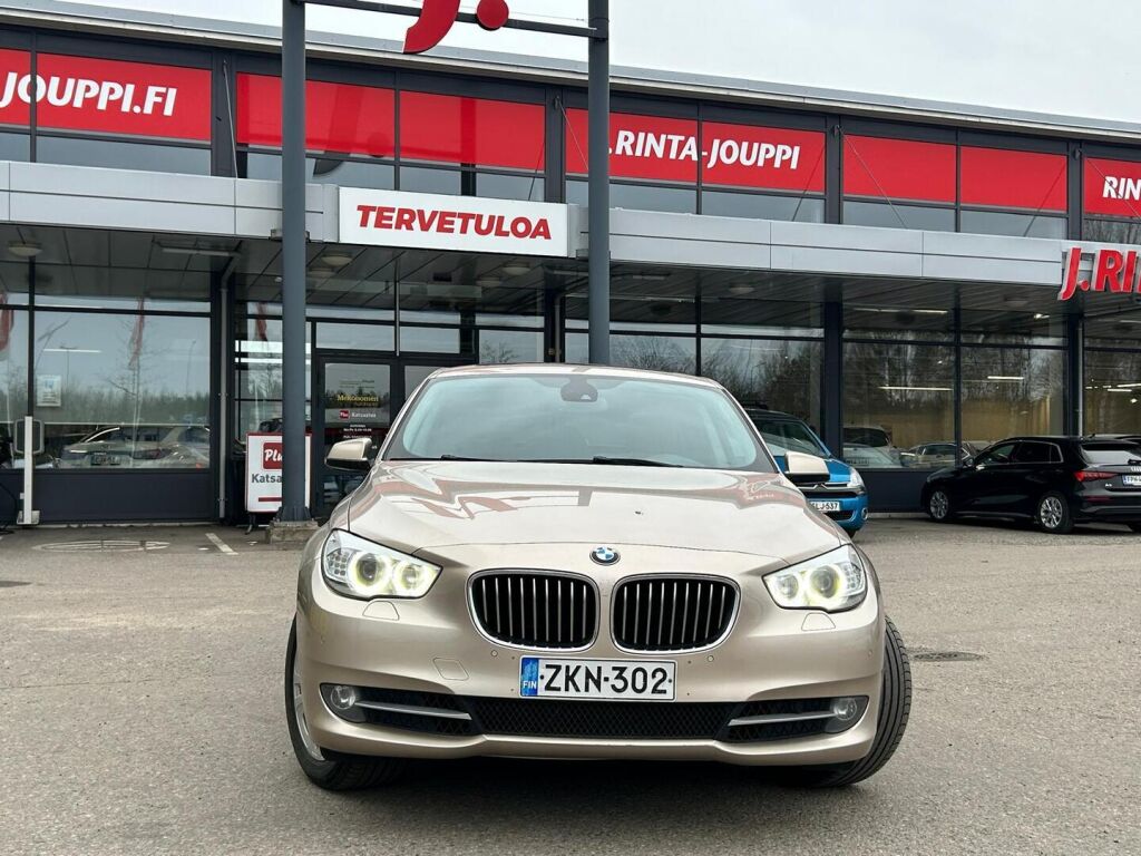 BMW 530 2011 Met. Ruskea (beige)