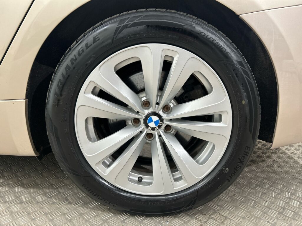 BMW 530 GRAN TURISMO 2011 Met. Ruskea (beige)