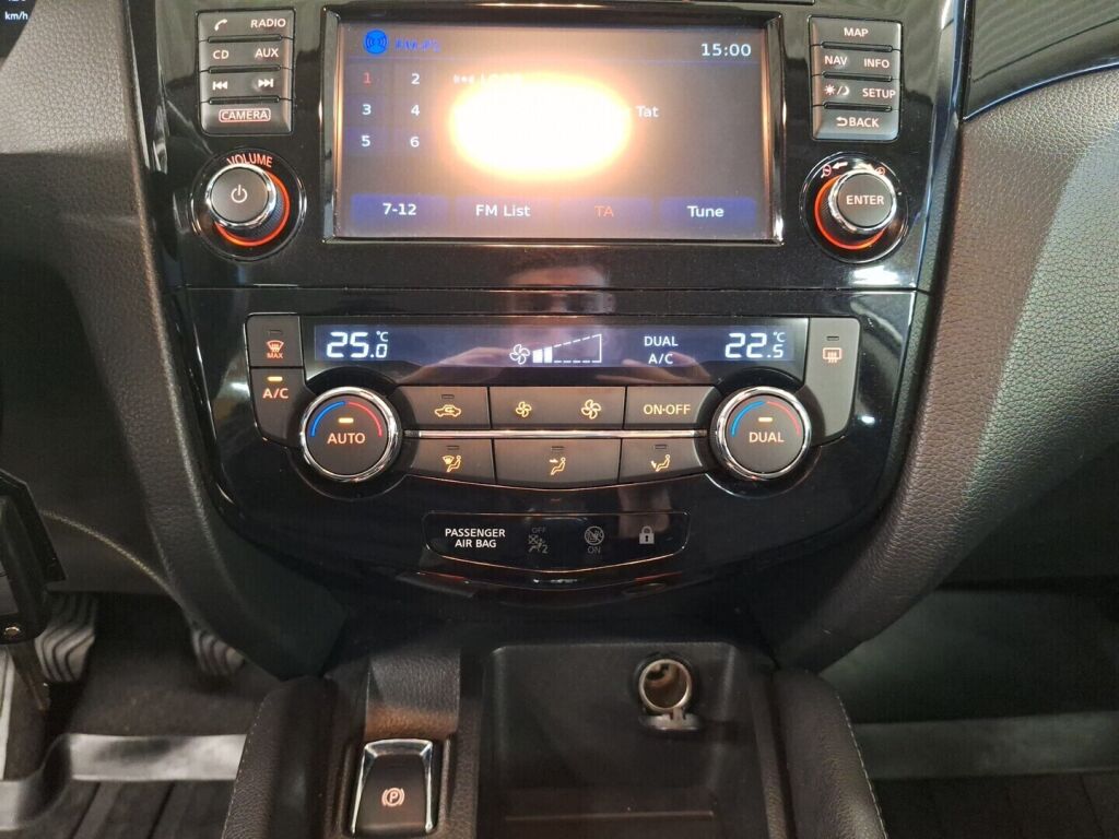 Nissan Qashqai 2015 Valkoinen